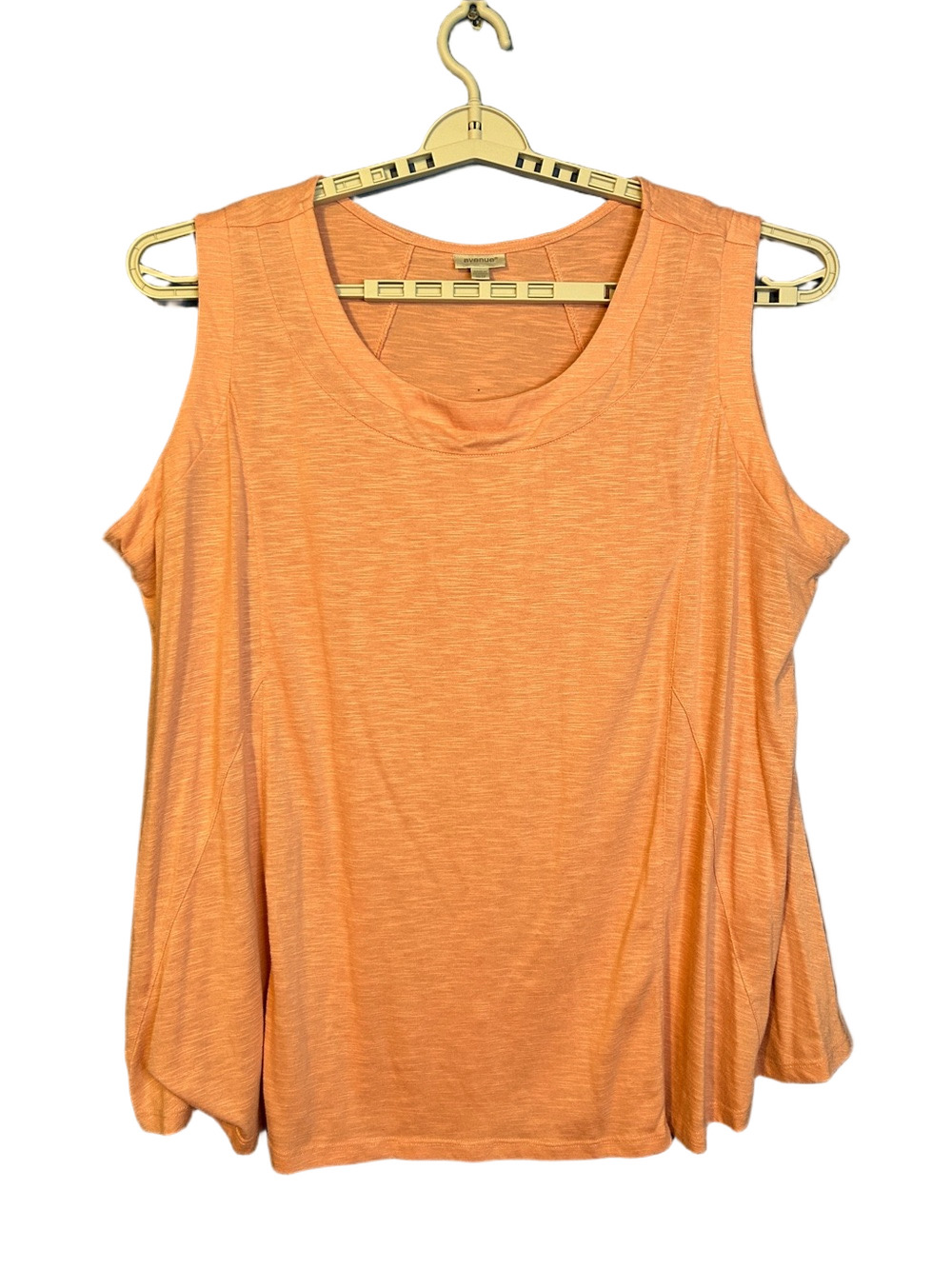 Avenue Peach Sleeveless Knit Tank 26 28 Round Neck Athletic Top Flowy Stretch